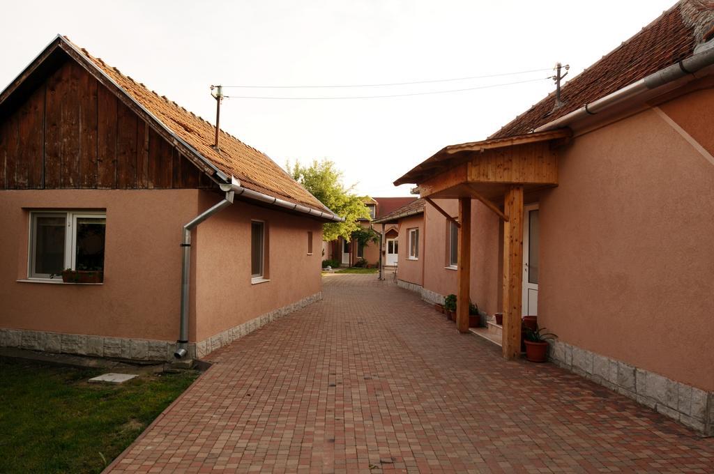 Route 66 Hotel Hátszeg Kültér fotó